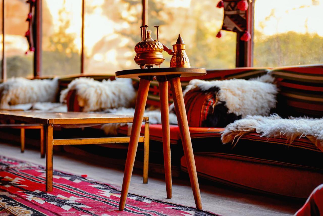 Отель Little Petra Bedouin Camp Al Hayy Экстерьер фото