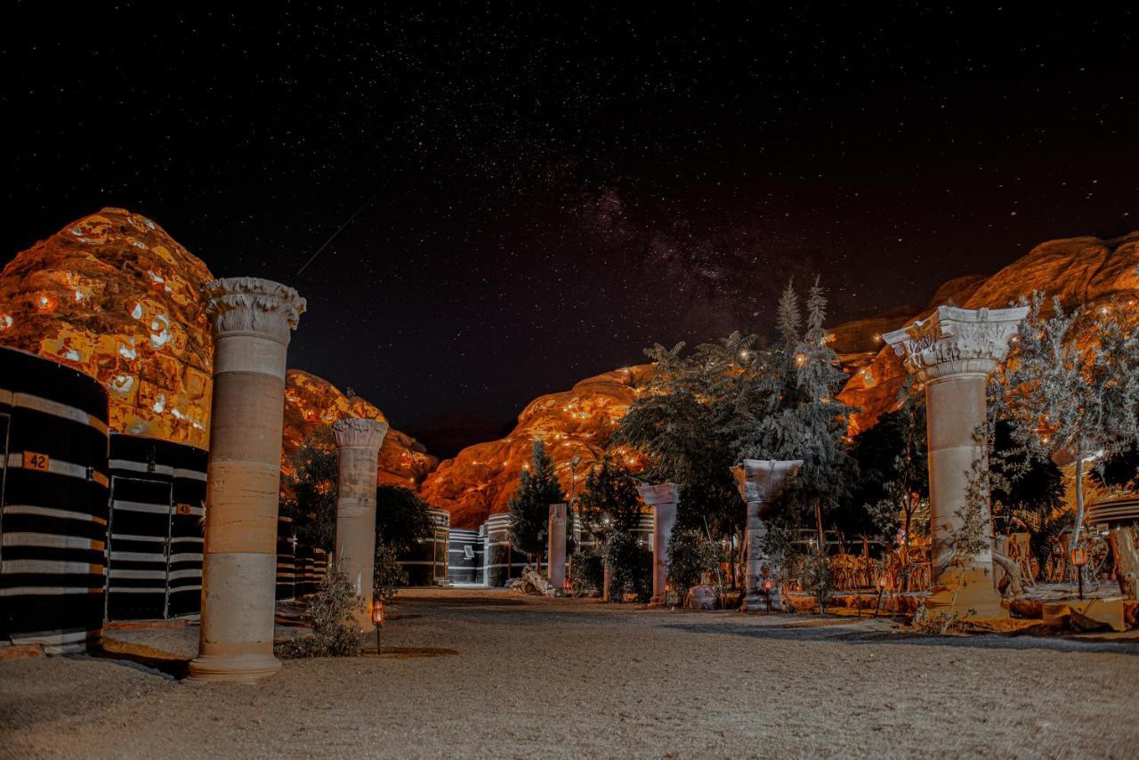Отель Little Petra Bedouin Camp Al Hayy Экстерьер фото