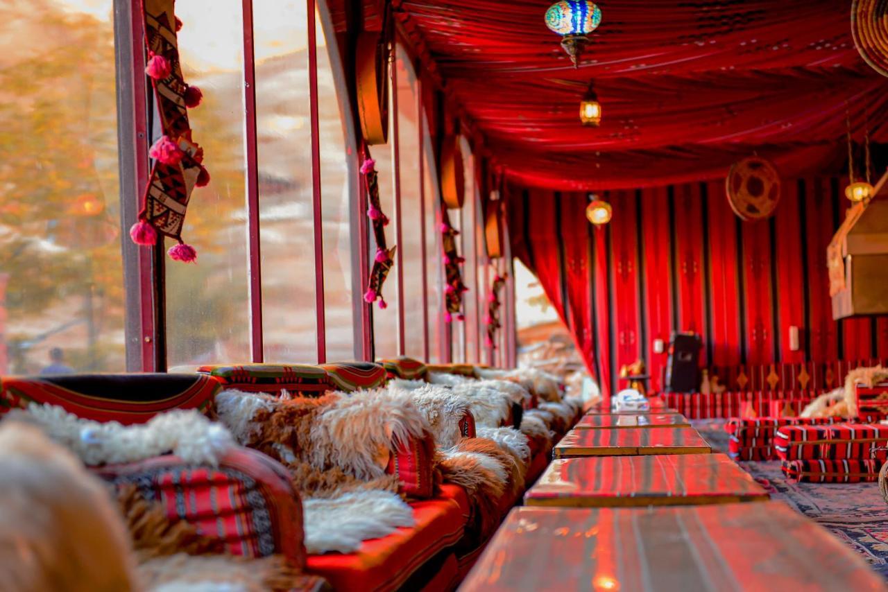 Отель Little Petra Bedouin Camp Al Hayy Экстерьер фото