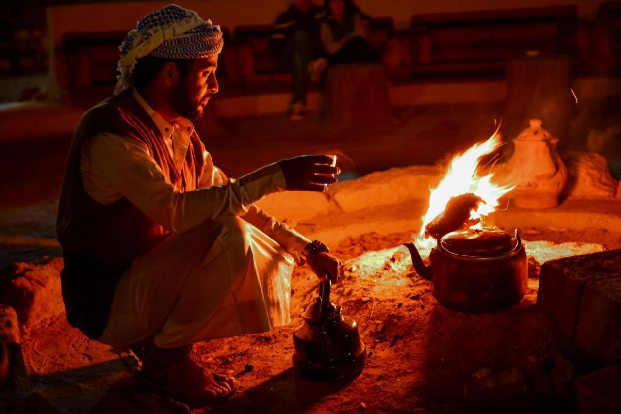Отель Little Petra Bedouin Camp Al Hayy Экстерьер фото