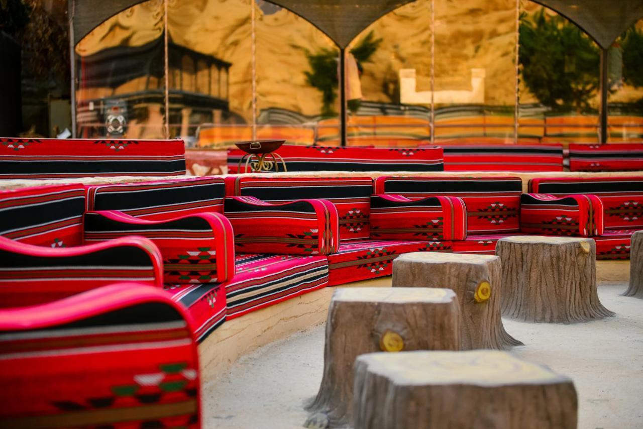 Отель Little Petra Bedouin Camp Al Hayy Экстерьер фото