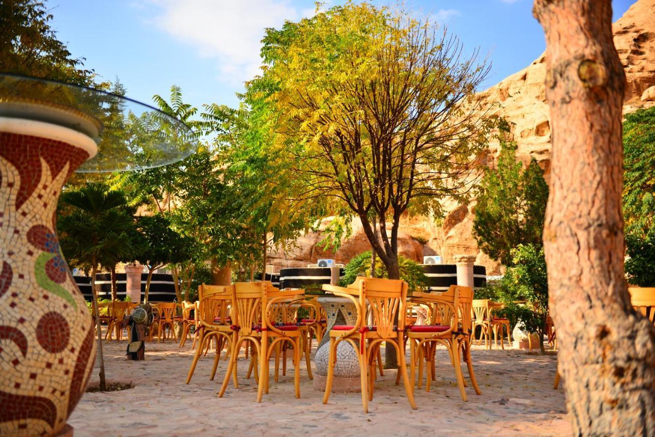Отель Little Petra Bedouin Camp Al Hayy Экстерьер фото
