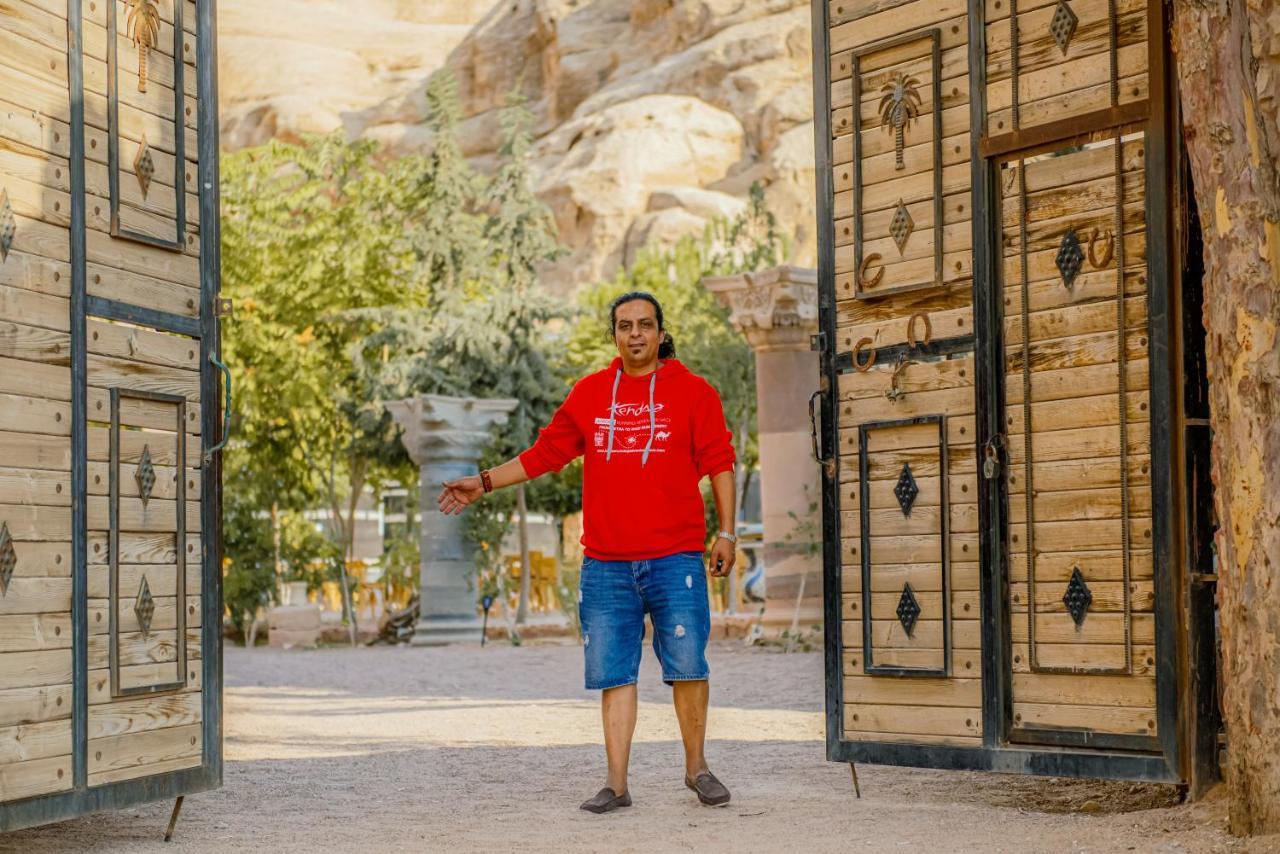 Отель Little Petra Bedouin Camp Al Hayy Экстерьер фото