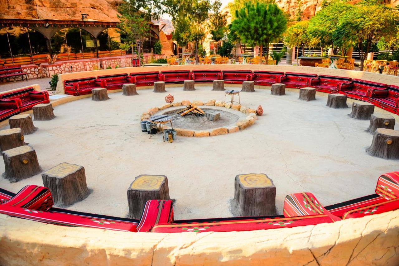 Отель Little Petra Bedouin Camp Al Hayy Экстерьер фото