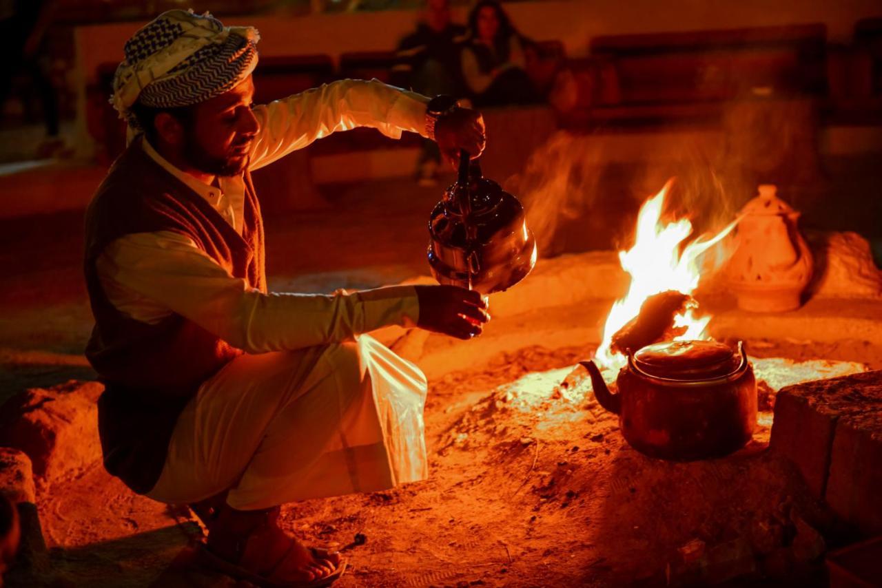 Отель Little Petra Bedouin Camp Al Hayy Экстерьер фото